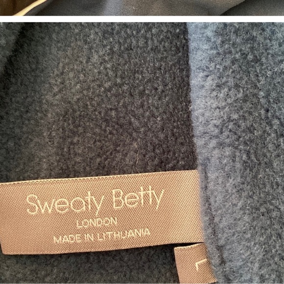 Sweaty Betty striped sweatshirt size large $175 - Picture 4 of 7